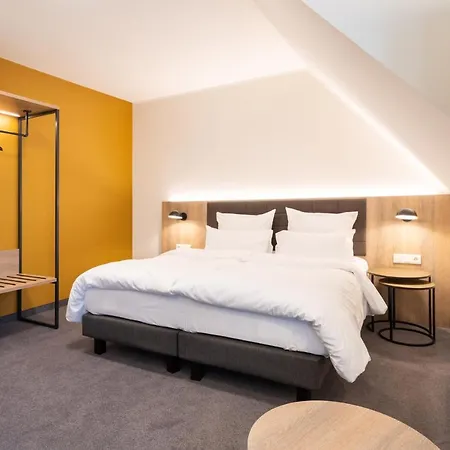 Rheinischer Hof Hotel 4*