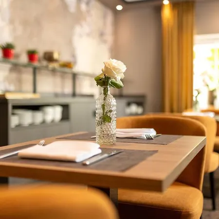 Rheinischer Hof 4*